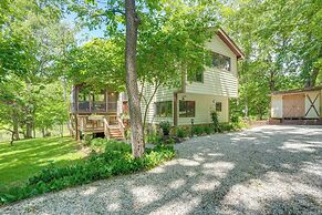 Getaway w/ Lake Views Near Wintergreen Resort!