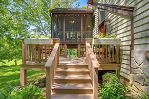 Getaway w/ Lake Views Near Wintergreen Resort!