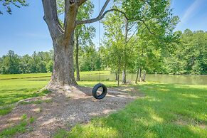 Getaway w/ Lake Views Near Wintergreen Resort!