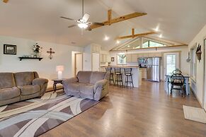 'bullfrog Bluff' Mountain View Cabin w/ Deck!