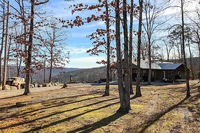 'bullfrog Bluff' Mountain View Cabin w/ Deck!