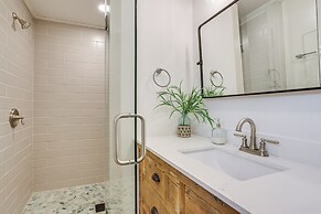 Hot Tub & Lake Access at Poconos Getaway!