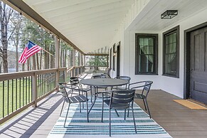 Hot Tub & Lake Access at Poconos Getaway!