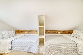 Hot Tub & Lake Access at Poconos Getaway!