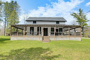 Hot Tub & Lake Access at Poconos Getaway!