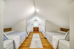 Hot Tub & Lake Access at Poconos Getaway!