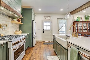 Hot Tub & Lake Access at Poconos Getaway!