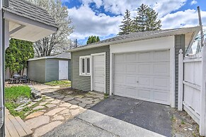 Spacious Oak Park Home, 11 Mi to Downtown Chicago!