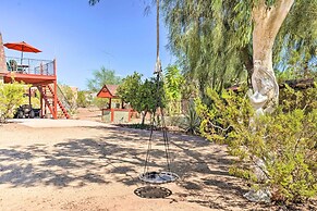 Dreamy Desert Studio w/ Deck + Pool Access!