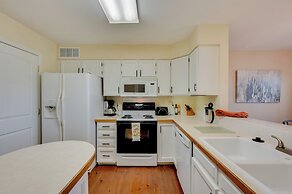 Loveland Townhome: Walkable to Lake & Park!