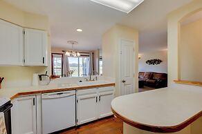 Loveland Townhome: Walkable to Lake & Park!