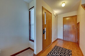 Loveland Townhome: Walkable to Lake & Park!