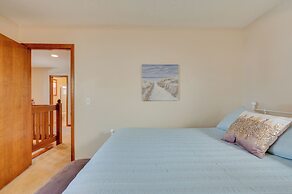 Loveland Townhome: Walkable to Lake & Park!