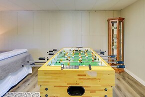 Lake House Haven: Fire Pit, Boat Dock + More!