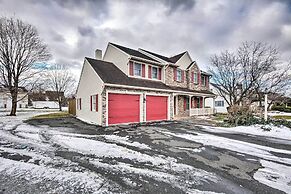 East Earl Retreat w/ Hot Tub < 4 Mi to Town!