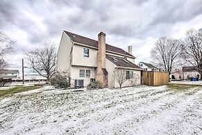 East Earl Retreat w/ Hot Tub < 4 Mi to Town!