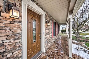 East Earl Retreat w/ Hot Tub < 4 Mi to Town!