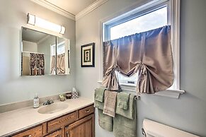 East Earl Retreat w/ Hot Tub < 4 Mi to Town!