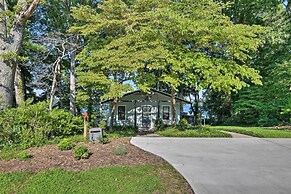 Dreamy Lake Norman Cottage w/ Panoramic Lake Views