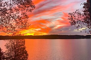Dreamy Lake Norman Cottage w/ Panoramic Lake Views