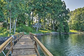 Dreamy Lake Norman Cottage w/ Panoramic Lake Views