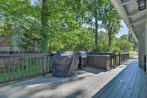 Dreamy Lake Norman Cottage w/ Panoramic Lake Views