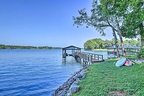 Dreamy Lake Norman Cottage w/ Panoramic Lake Views