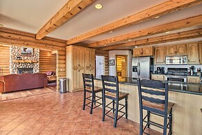 Hot Tub, Game Room & Theater: Luxe Show Low Home