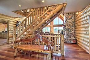 Hot Tub, Game Room & Theater: Luxe Show Low Home