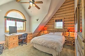 Hot Tub, Game Room & Theater: Luxe Show Low Home