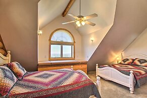 Hot Tub, Game Room & Theater: Luxe Show Low Home