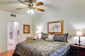 Phoenix Couples Condo w/ Deck & Resort Amenities!