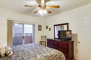 Phoenix Couples Condo w/ Deck & Resort Amenities!