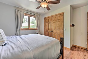 Cabin 1 Mi to Sand Valley, 1 Block to Beach