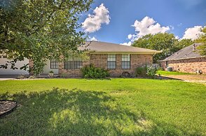 Pet-friendly Bryan Home < 5 Mi to Texas A & M!
