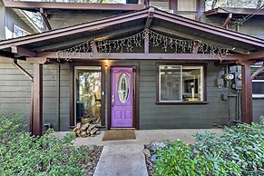 Peaceful Cottage w/ Grill & Yard in Grass Valley!