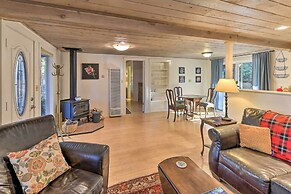 Peaceful Cottage w/ Grill & Yard in Grass Valley!