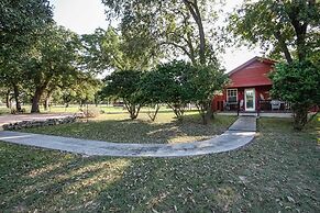 'august Schmidt' Fredericksburg Cottage w/ Hot Tub
