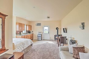 Geneva Studio, 3 Miles to Seneca Lake!