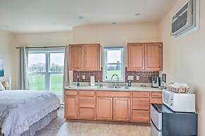 Geneva Studio, 3 Miles to Seneca Lake!