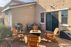 Goodyear Escape w/ Grill: Community Pool Access!