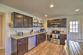 Cozy Bristol Home w/ Yard ~ 1 Mile to Downtown!