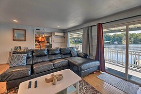 'the Grey Goose': Waterfront Home With Beach