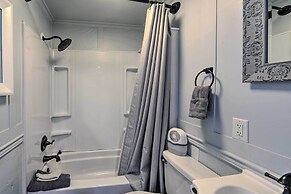 'the Grey Goose': Waterfront Home With Beach