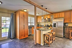 2 Mi to Dtwn Phoenix: Cottage w/ Private Yard!