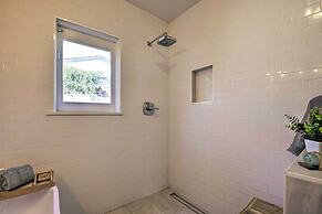 2 Mi to Dtwn Phoenix: Cottage w/ Private Yard!