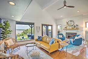 Chic Lakefront Granbury Getaway w/ Private Dock!