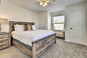 Updated Gilbert Home w/ Pool, Outdoor Dining Area