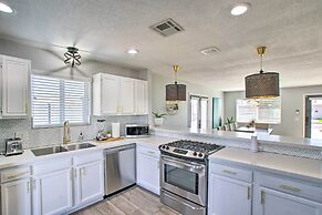 Charming Phoenix Home w/ Patio ~ 3 Miles to Dtwn!