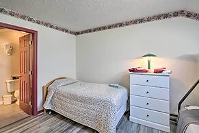 Resort Condo w/ Lake + Pool ~ 5 Mi to Flume Gorge!